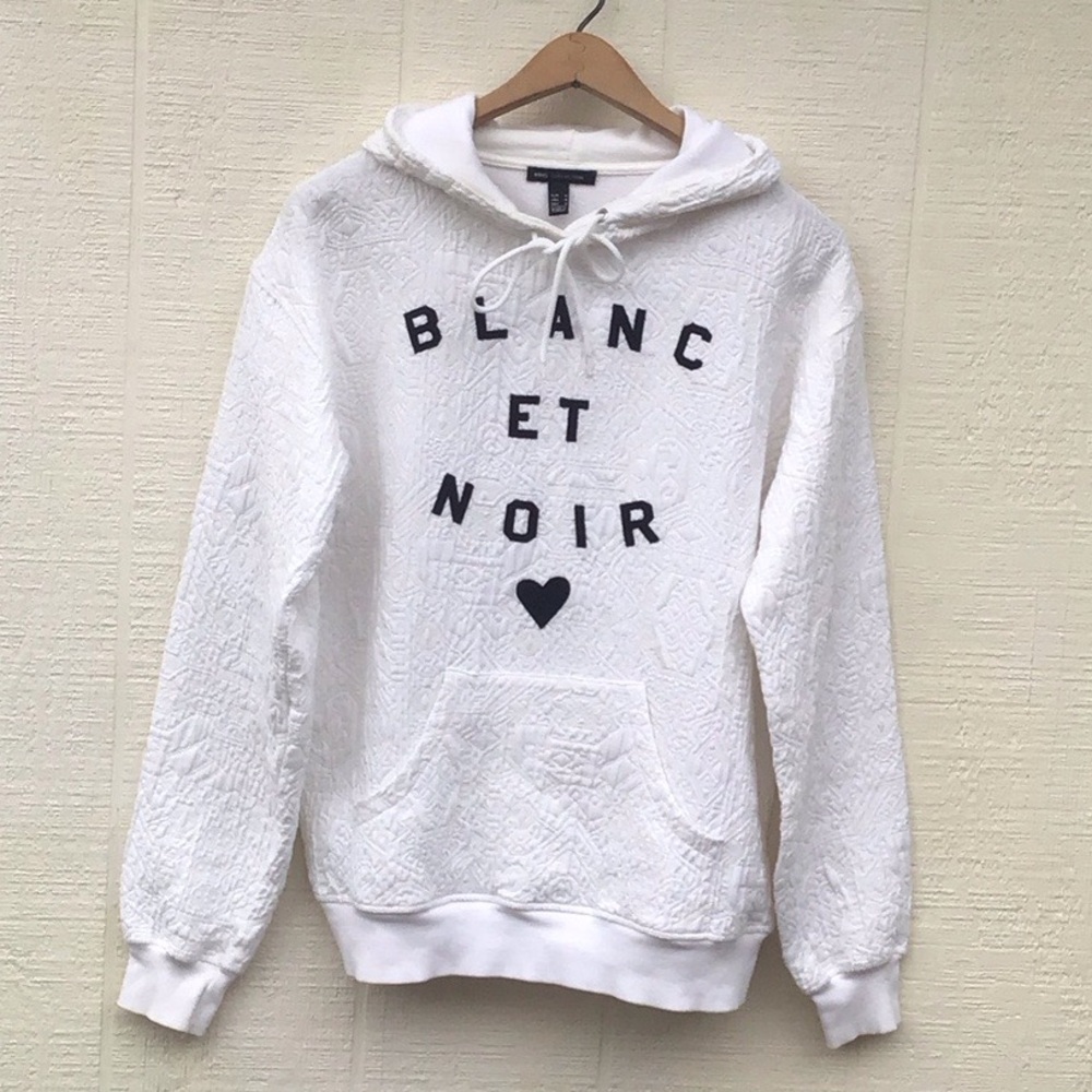 Mango textured pullover hoodie sweater heart Blanc et noir white black